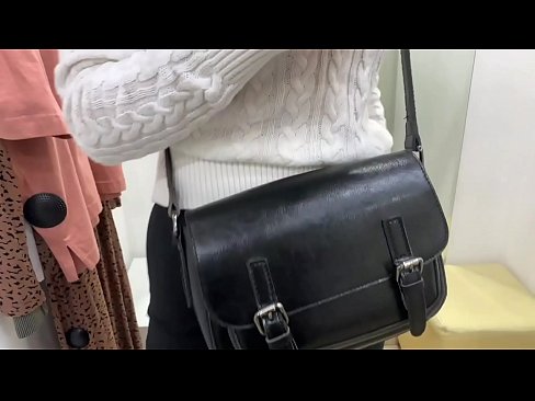 ❤️ Nuoren nartun FeralBerryn julkinen itsetyydytys dildolla sovituskopissa Anaaliporno at fi.xxxshake.ru